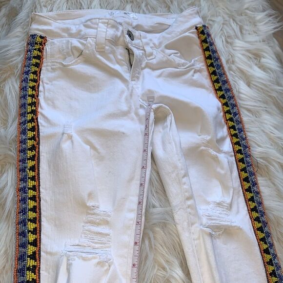 Women's White Distressed Embellished Beaded Skinny Jeans by Guess Size 24 - Picture 7 of 10